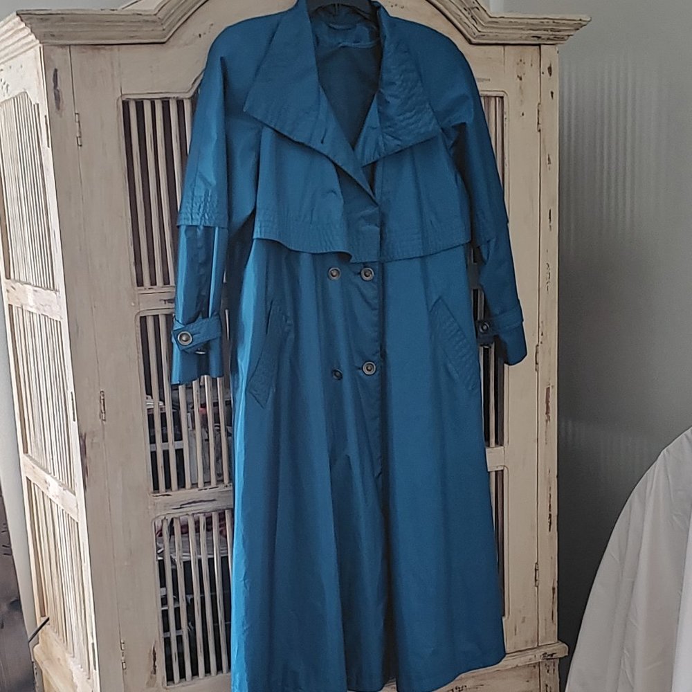 Large/X Large Teal Trench coat with removable liner